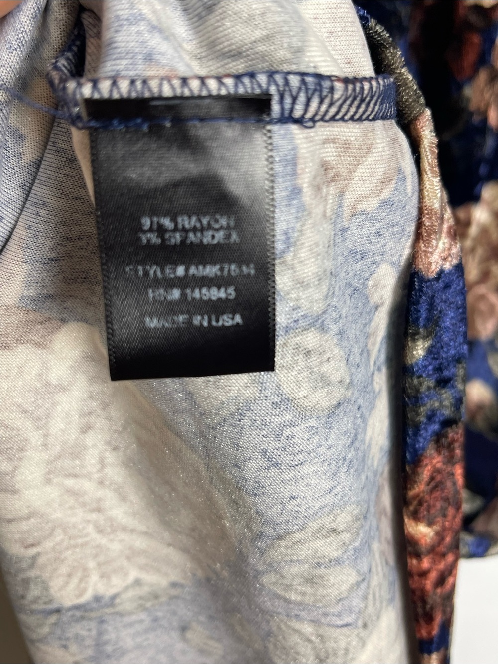 Velvet Floral Long-Sleeve Shift Dress in Navy - Picture 7 of 7